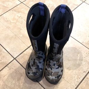 Boys Bogs Size 13
